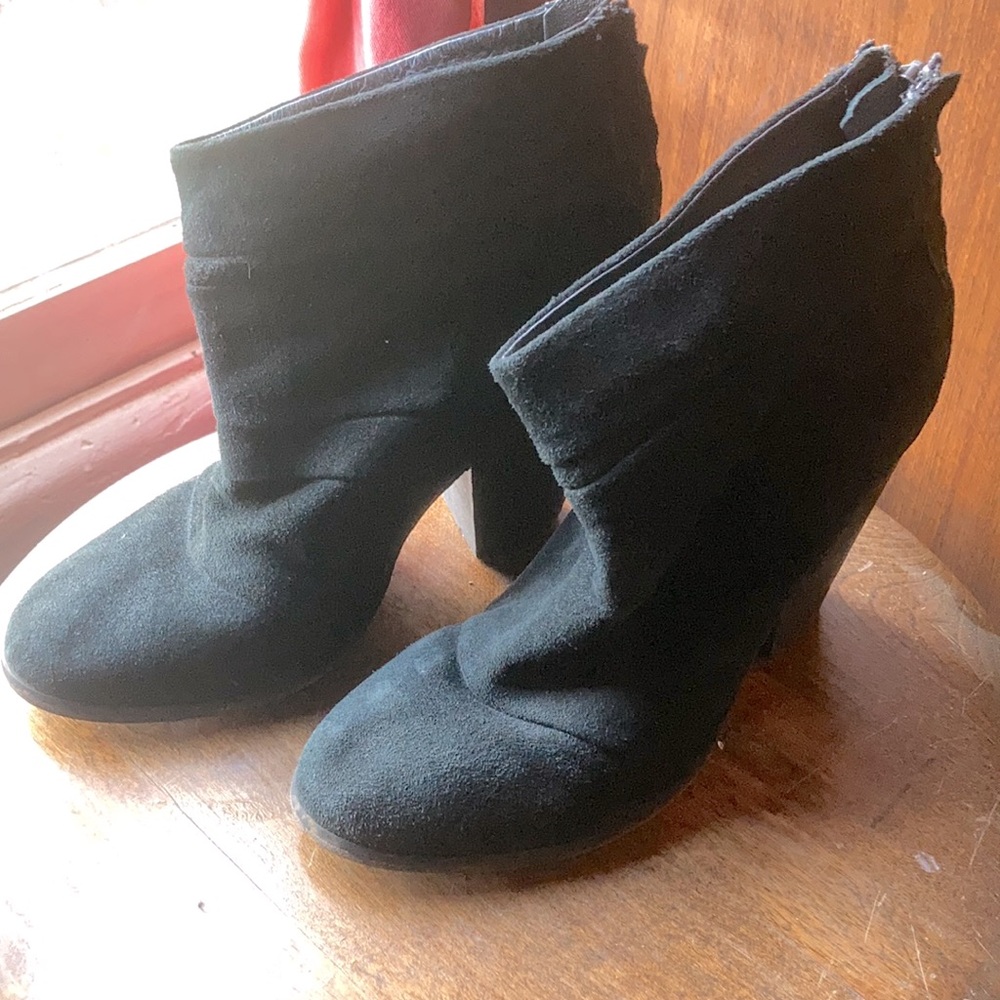 Ladies black leather ankle boots size 7